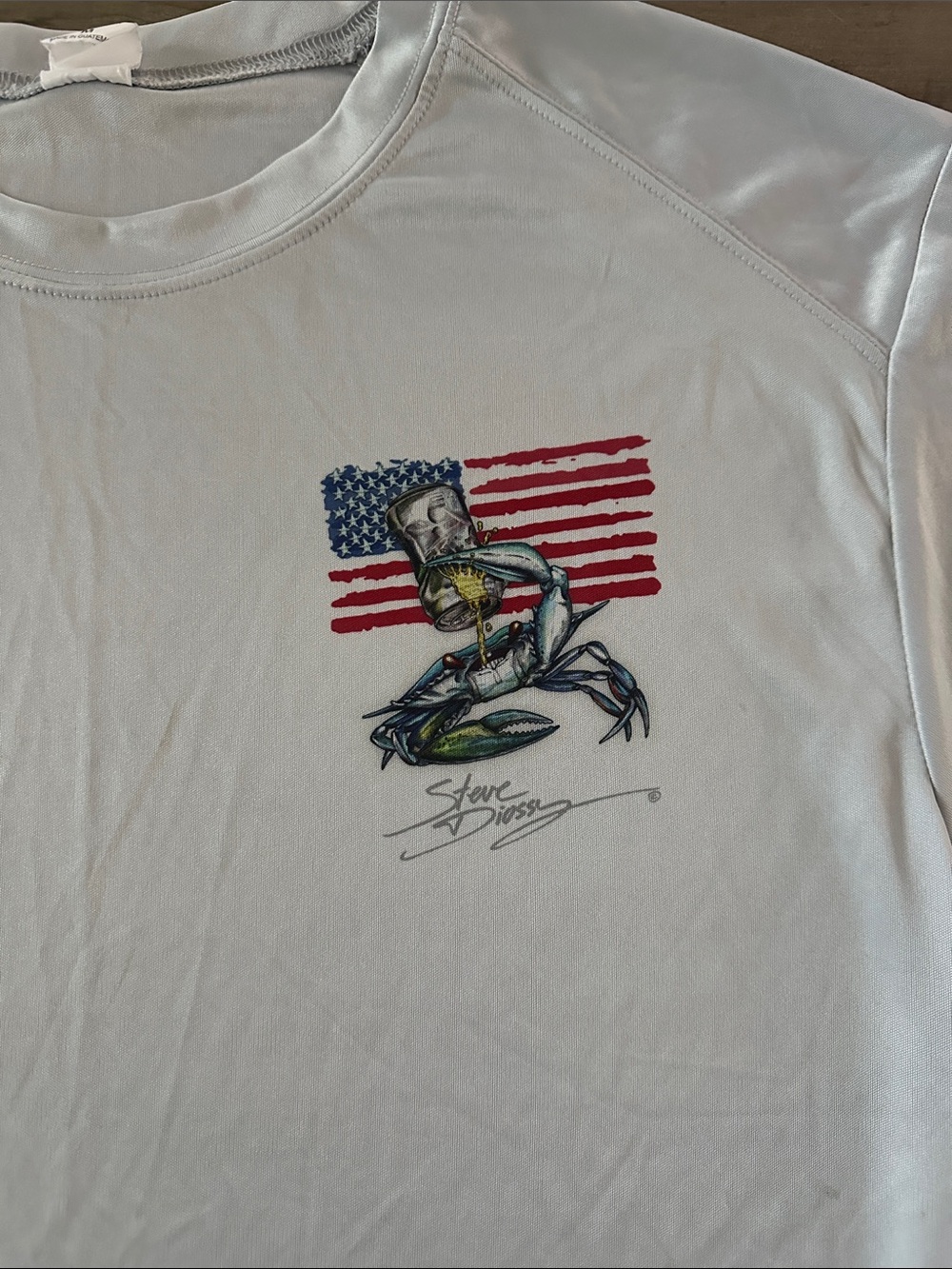 White Men’s Short-Sleeve Graphic Performance Shirt with American Flag - Picture 2 of 6